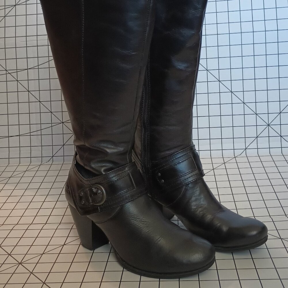 Closing Closet!! Final Sale. Black b.o.c. boots